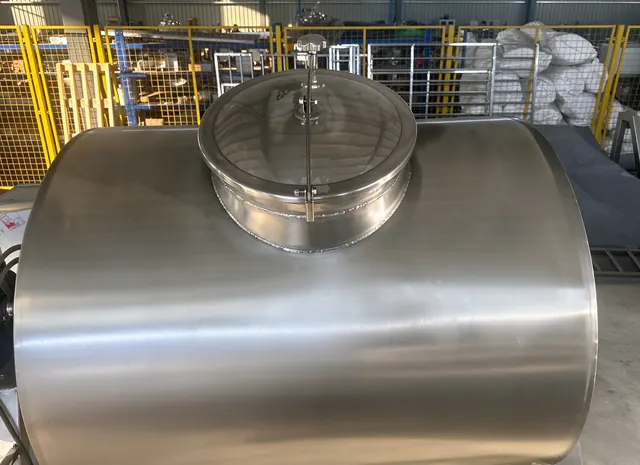 Churn manhole and sight glass
